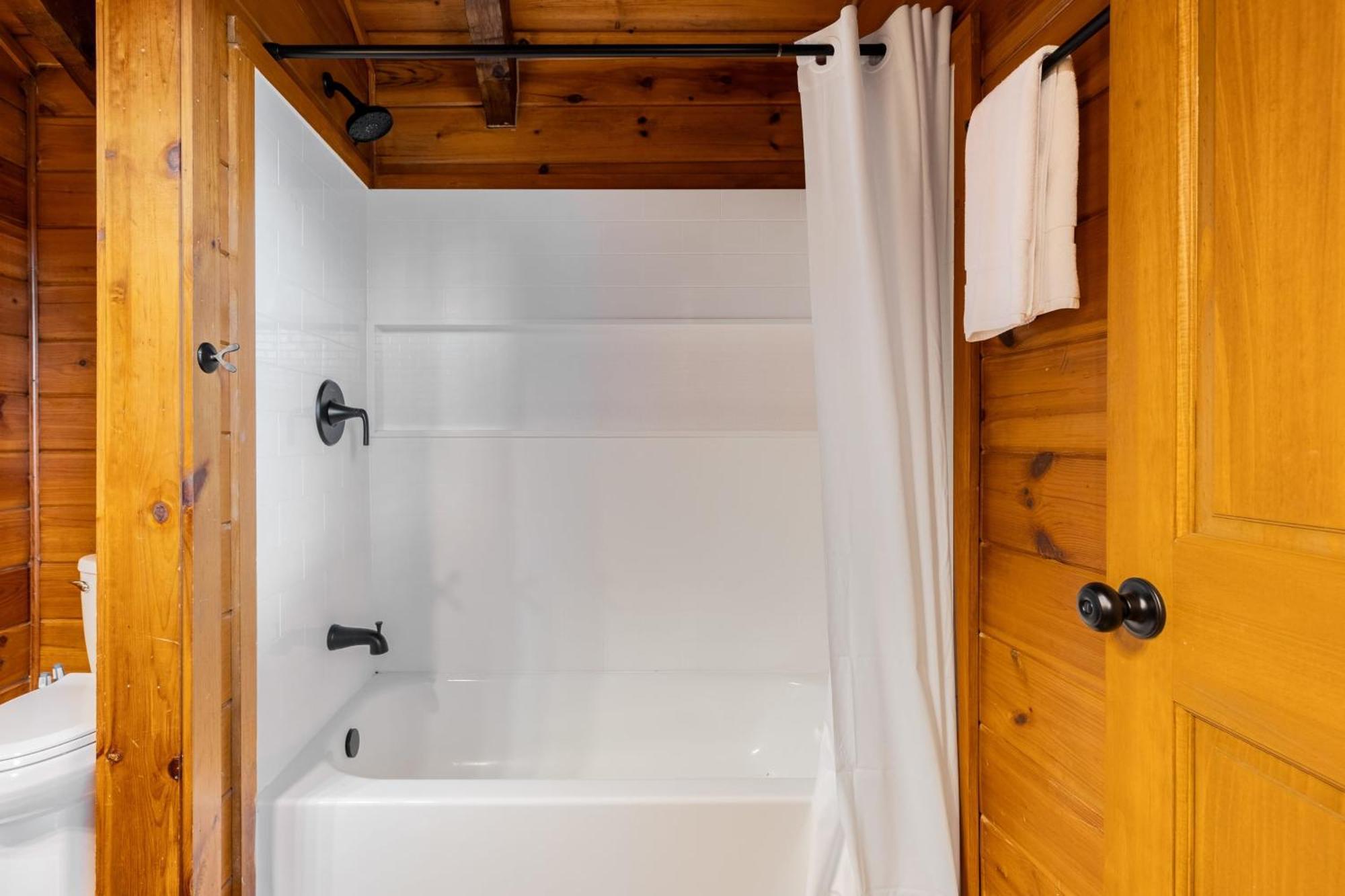 Dudley II By Avantstay Comfortable Cabin W Hot Tub Views Pigeon Forge Exterior foto
